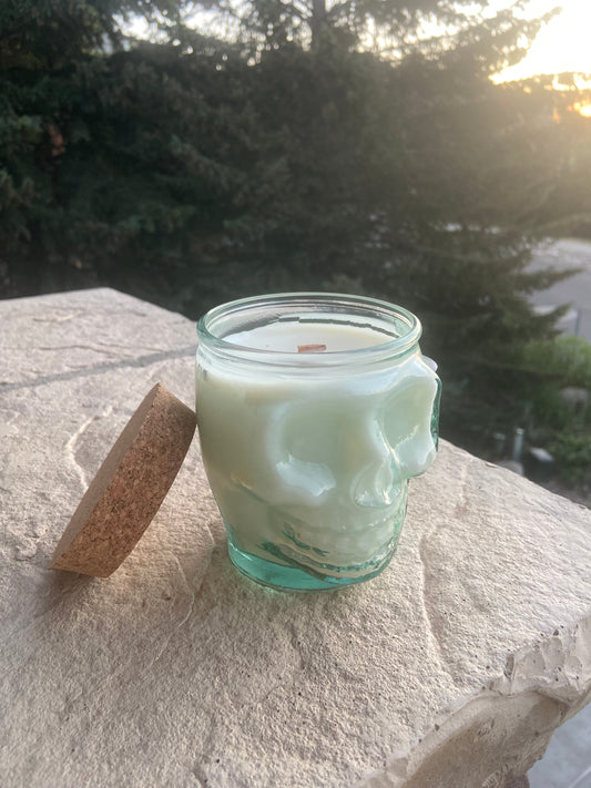 Black Cauldron - Glass Skull